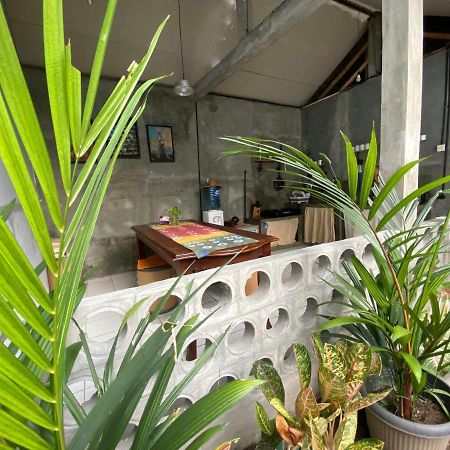 Reeneo Guesthouse Yogyakarta Ngoại thất bức ảnh