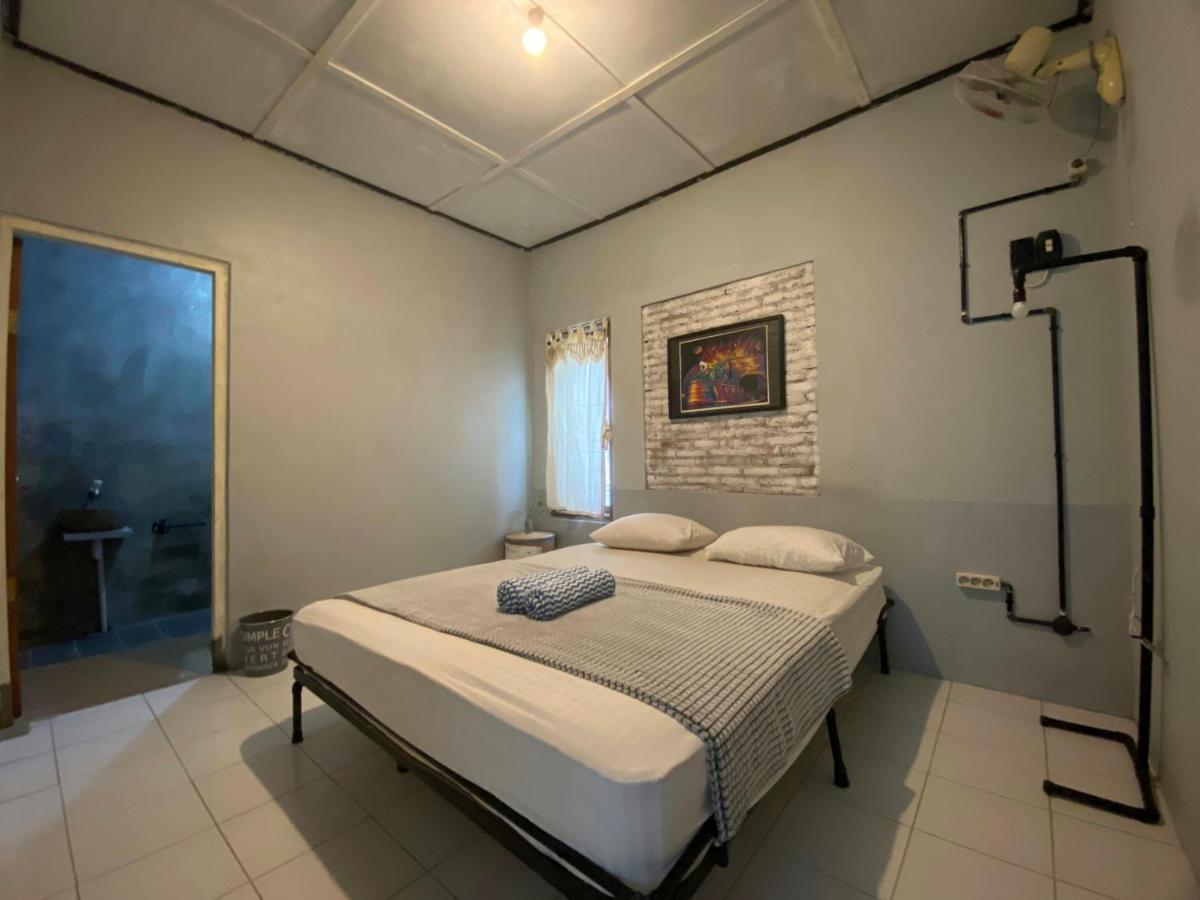 Reeneo Guesthouse Yogyakarta Ngoại thất bức ảnh