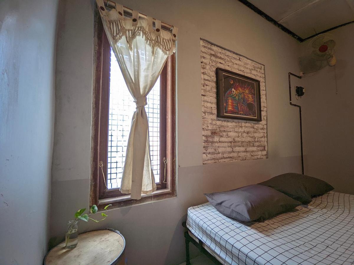 Reeneo Guesthouse Yogyakarta Ngoại thất bức ảnh